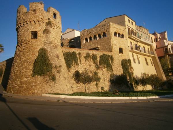 Il borgo in primavera.
