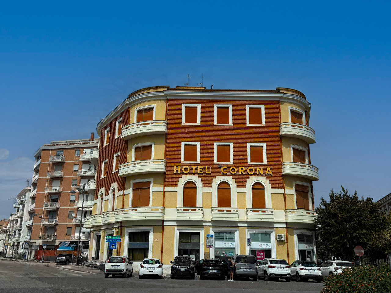 https://www.hotelcoronatermoli.it/wp-content/uploads/2026/10/vista-hotel-esterna1.jpg